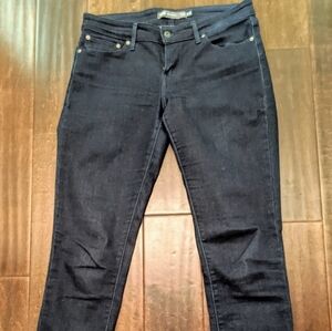 Dark Wash Levi Skinny Jeans 👖👖
